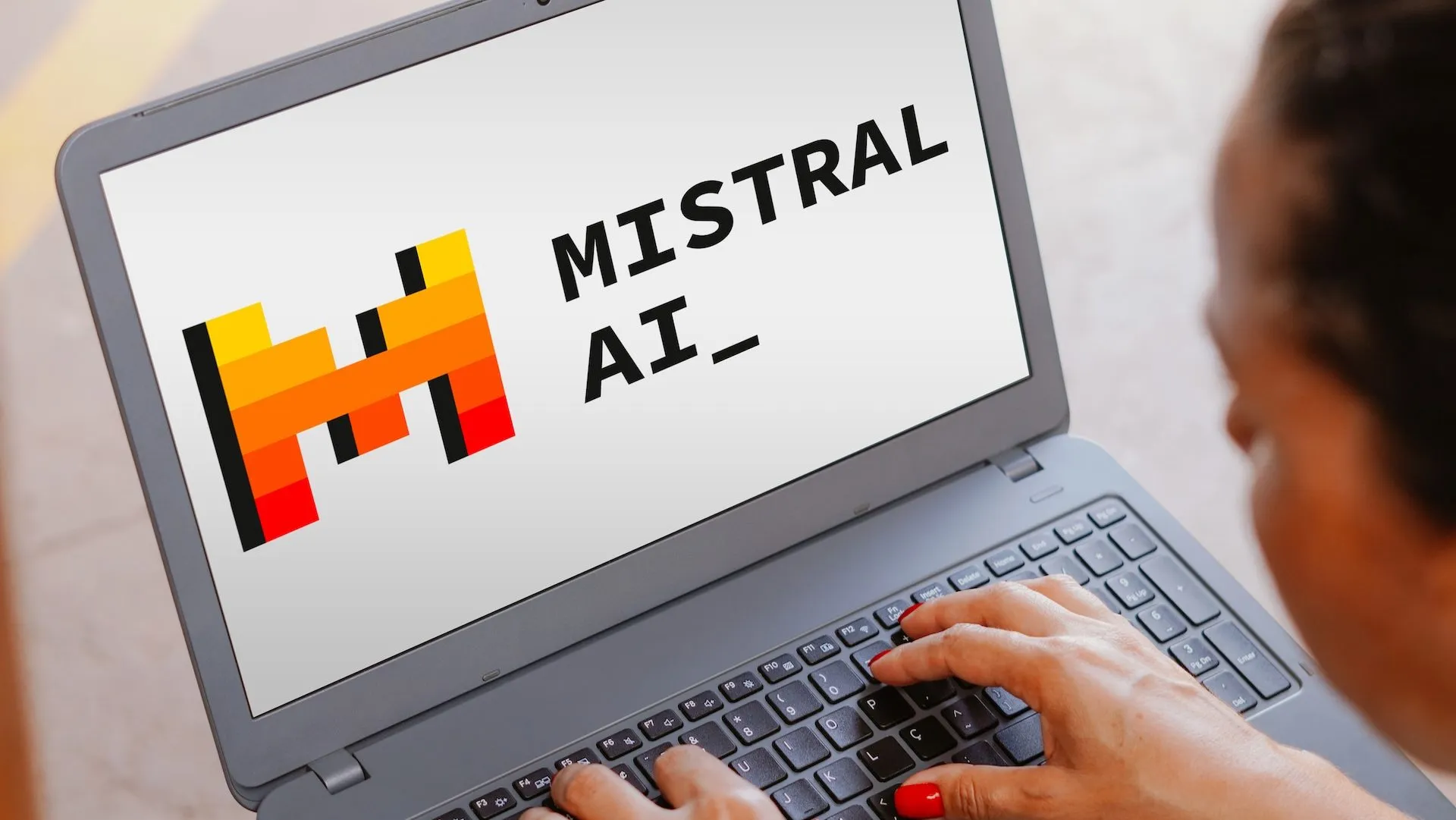 Mistral AI 是什么？关于 OpenAI 竞争对手的一切